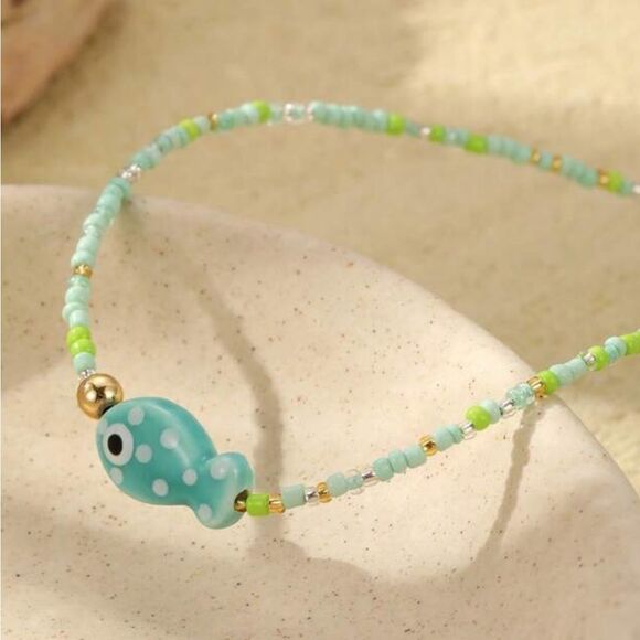 Beaded Necklace with green Fish Pendant M514 - Picture 2 of 3